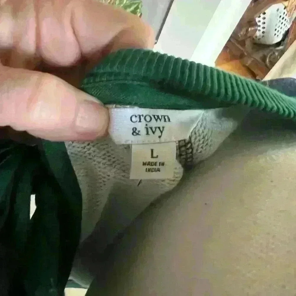 Crown and Ivy ladies sweater Large. Ties in back. Long sleeve NWOT. 100 % cotton - Picture 13 of 15